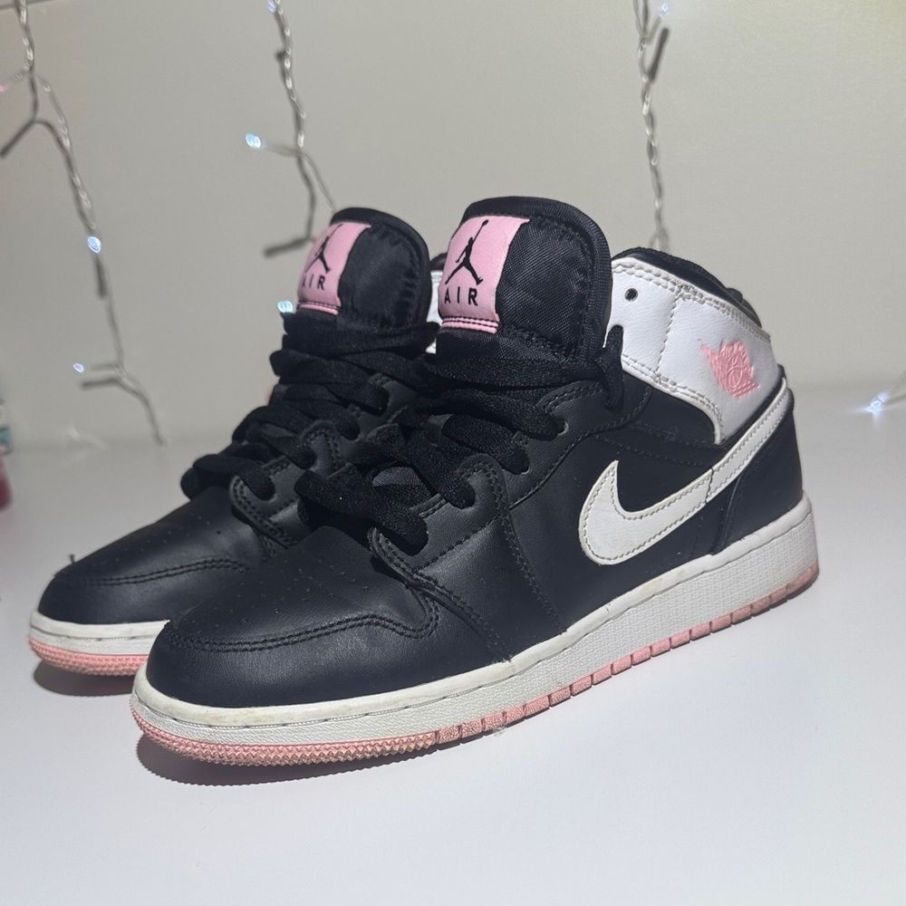 Jordan 1 Mid — Arctic Pink Black